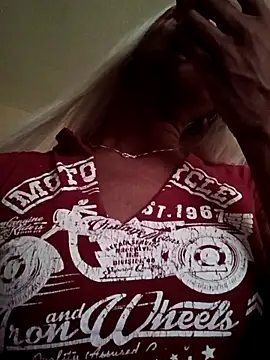 Jasmine FullsShine online show from April 15, 2026, 7:58 pm