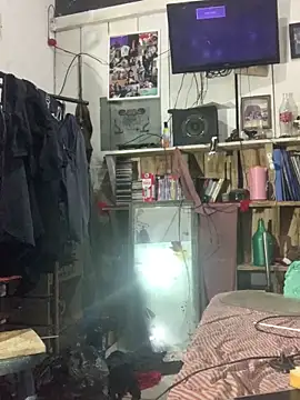 Snapshot of raphadoors19 chatting on December 21, 2025, 12:02 am raphadoors19 online show from December 21, 2025, 12:02 am