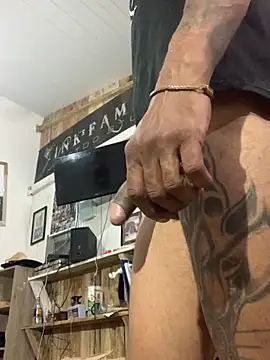 Snapshot of raphadoors19 chatting on November 17, 2025, 6:01 pm raphadoors19 online show from November 17, 2025, 6:01 pm