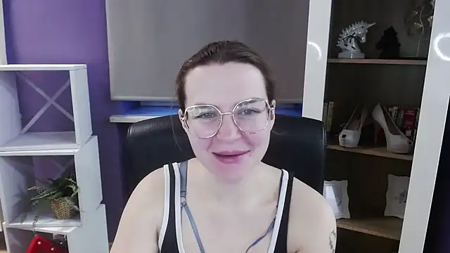 Zoey Erotic online show from April 1, 2026, 4:36 am