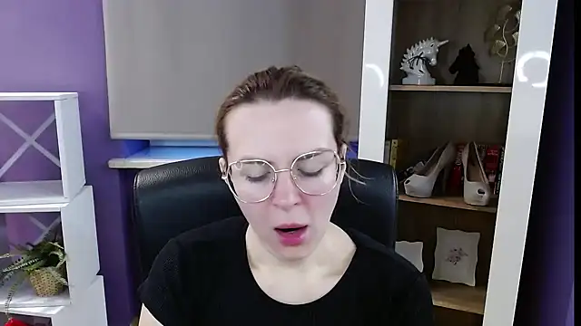 Zoey Erotic online show from April 7, 2026, 4:36 am