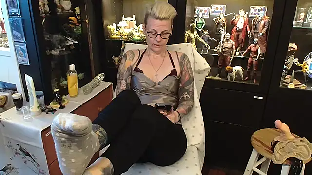 MaryG online show from January 26, 2025, 12:33 pm