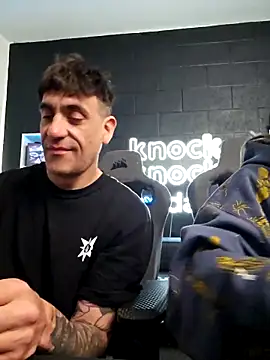 Elnonoykeila77 online show from September 26, 2025, 2:46 pm