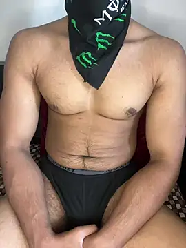 Snapshot of AmHunter04 chatting on March 13, 2025, 4:38 am AmHunter04 online show from March 13, 2025, 4:38 am