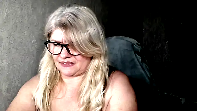 Diana 49 online show from March 5, 2026, 8:49 pm