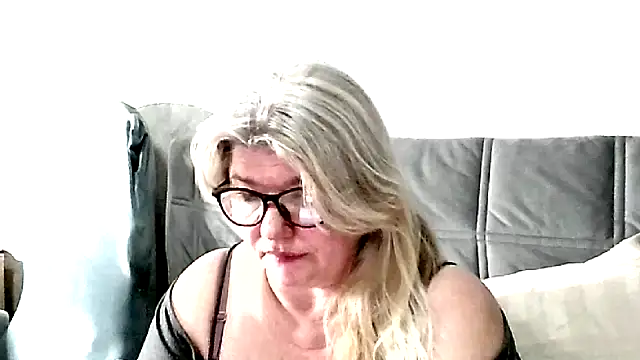 Diana 49 online show from March 25, 2026, 7:35 pm