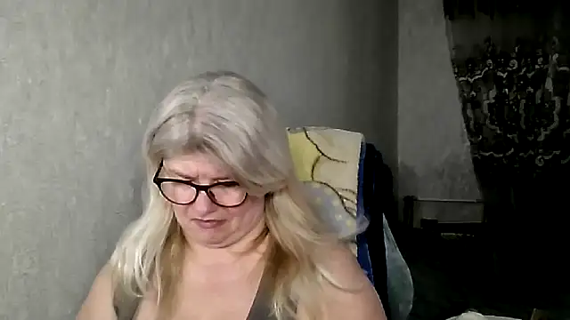 Snapshot of Diana_49 chatting on February 6, 2026, 7:48 am Diana 49 online show from February 6, 2026, 7:48 am