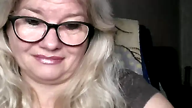 Snapshot of Diana_49 chatting on February 2, 2026, 8:02 am Diana 49 online show from February 2, 2026, 8:02 am