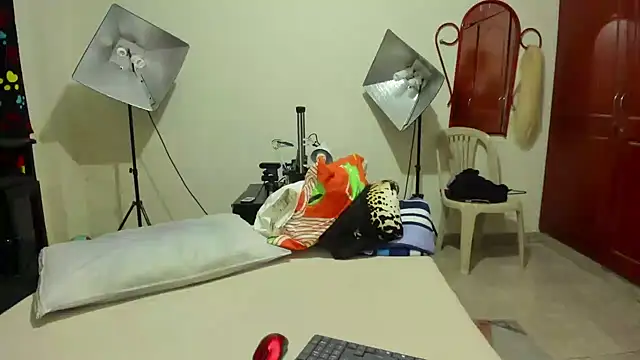 ashley rossez7 online show from December 3, 2024, 12:08 am