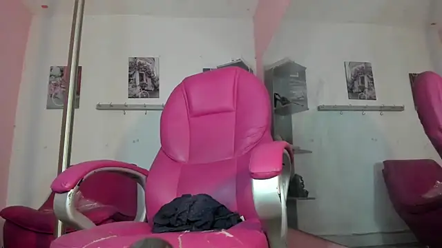 Snapshot of CAMILA--REY chatting on November 16, 2025, 11:59 am CAMILA--REY online show from November 16, 2025, 11:59 am