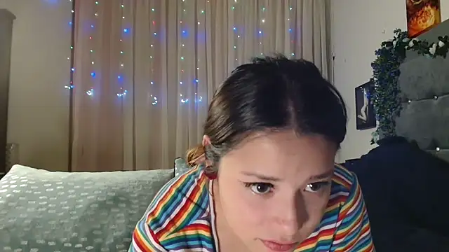 3littleschoolteens online show from November 13, 2025, 5:11 am