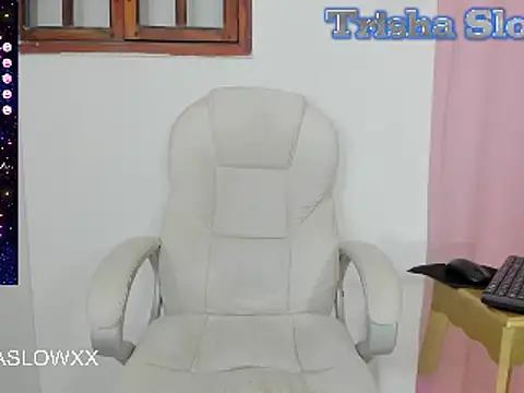 Snapshot of TRISHASLOWXX chatting on January 11, 2025, 6:56 am TRISHASLOWXX online show from January 11, 2025, 6:56 am