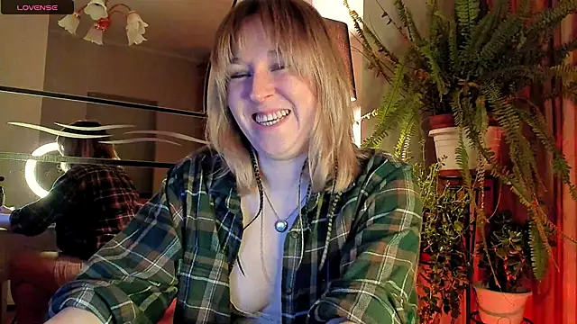 Snapshot of 5_in_one chatting on January 9, 2026, 4:19 am 5 in one online show from January 9, 2026, 4:19 am