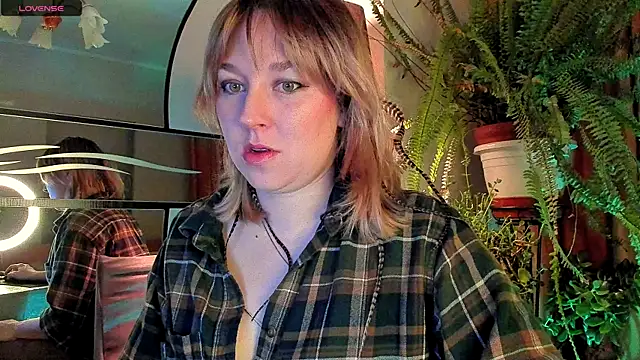 Snapshot of 5_in_one chatting on January 8, 2026, 4:29 am 5 in one online show from January 8, 2026, 4:29 am