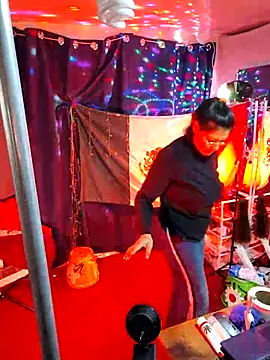 LaInsaciableIntensa online show from November 9, 2025, 10:25 pm