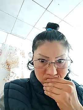 LaInsaciableIntensa online show from November 3, 2025, 5:27 pm