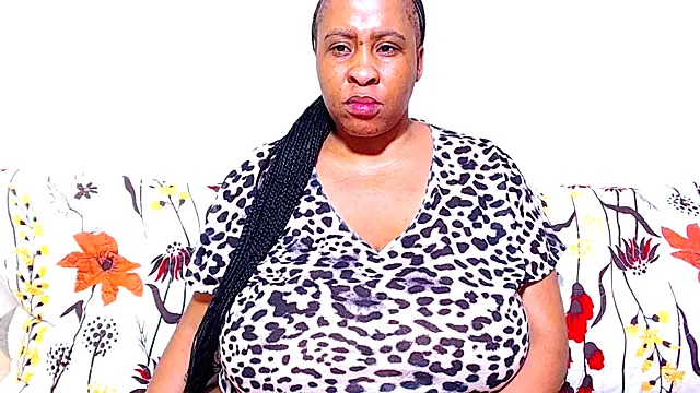 Ebonylovelyx online show from November 13, 2025, 3:32 am