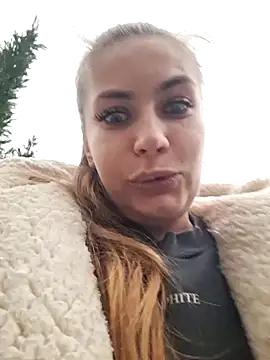 Snapshot of Keli_Jessi chatting on December 29, 2024, 1:17 pm Keli Jessi online show from December 29, 2024, 1:17 pm