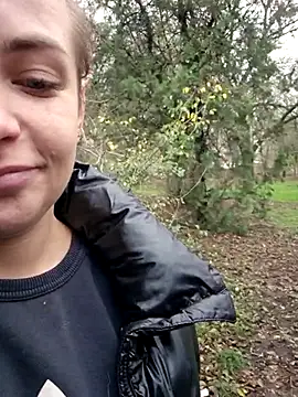 Snapshot of Keli_Jessi chatting on December 4, 2025, 1:10 pm Keli Jessi online show from December 4, 2025, 1:10 pm