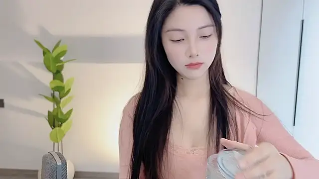 HaagenDazs  online show from February 20, 2025, 5:33 am
