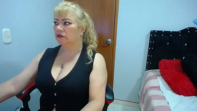 Ursulawhite69 online show from March 6, 2026, 12:49 am