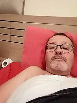 Snapshot of mike9473 chatting on October 27, 2025, 9:16 pm mike9473 online show from October 27, 2025, 9:16 pm