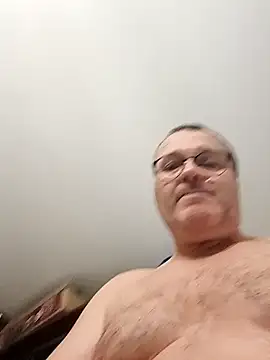 Snapshot of mike9473 chatting on October 20, 2025, 4:29 pm mike9473 online show from October 20, 2025, 4:29 pm