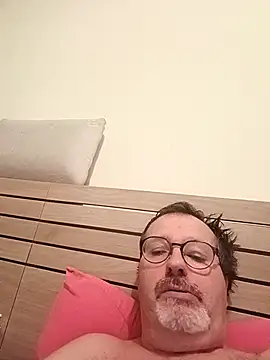 Snapshot of mike9473 chatting on October 13, 2025, 8:10 pm mike9473 online show from October 13, 2025, 8:10 pm