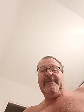 Snapshot of mike9473 chatting on November 24, 2025, 6:57 am mike9473 online show from November 24, 2025, 6:57 am