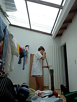 Snapshot of LunaZambrano chatting on October 17, 2025, 2:52 pm LunaZambrano online show from October 17, 2025, 2:52 pm