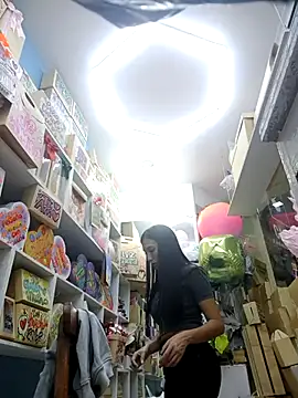 Snapshot of LunaZambrano chatting on November 11, 2025, 7:08 pm LunaZambrano online show from November 11, 2025, 7:08 pm