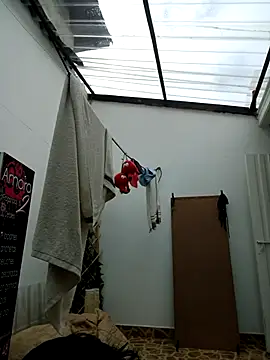 Snapshot of LunaZambrano chatting on October 7, 2025, 12:28 pm LunaZambrano online show from October 7, 2025, 12:28 pm