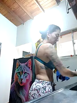 Snapshot of LunaZambrano chatting on October 8, 2025, 5:02 pm LunaZambrano online show from October 8, 2025, 5:02 pm