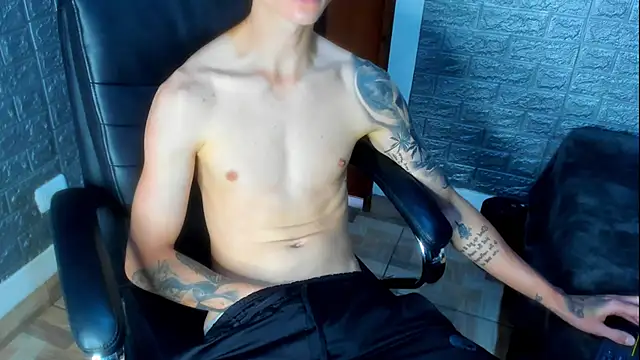 Snapshot of Dmtry6 chatting on September 15, 2025, 2:39 pm Dmtry6 online show from September 15, 2025, 2:39 pm