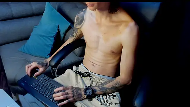 Snapshot of Dmtry6 chatting on February 5, 2025, 12:49 pm Dmtry6 online show from February 5, 2025, 12:49 pm