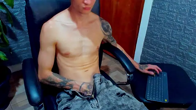 Snapshot of Dmtry6 chatting on March 21, 2025, 1:24 am Dmtry6 online show from March 21, 2025, 1:24 am