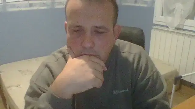 manubm03 online show from October 24, 2025, 6:29 pm