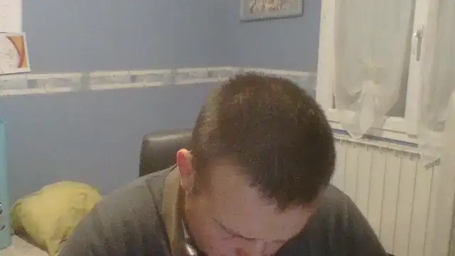 manubm03 online show from November 21, 2025, 6:07 pm