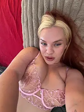 Snapshot of AnjaAmelia chatting on July 17, 2026, 10:45 am AnjaAmelia online show from July 17, 2026, 10:45 am