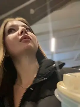 Snapshot of KrisMagnoly chatting on October 25, 2025, 4:51 pm KrisMagnoly online show from October 25, 2025, 4:51 pm