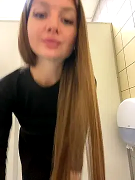 Snapshot of KrisMagnoly chatting on September 25, 2025, 5:52 pm KrisMagnoly online show from September 25, 2025, 5:52 pm