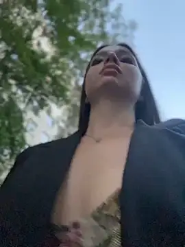 Snapshot of KrisMagnoly chatting on September 12, 2025, 4:40 pm KrisMagnoly online show from September 12, 2025, 4:40 pm