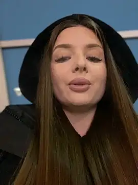 Snapshot of KrisMagnoly chatting on March 18, 2025, 4:50 pm KrisMagnoly online show from March 18, 2025, 4:50 pm