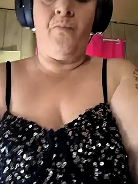 davisdesiresxh online show from October 10, 2025, 2:18 pm