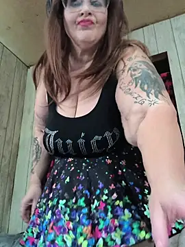 davisdesiresxh online show from September 22, 2025, 1:39 pm