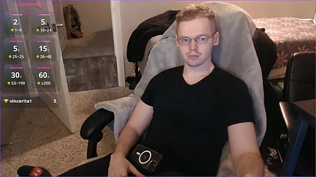 Snapshot of doloresman chatting on February 19, 2025, 9:36 pm doloresman online show from February 19, 2025, 9:36 pm
