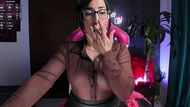 Katiehill 1 online show from November 29, 2025, 12:33 am