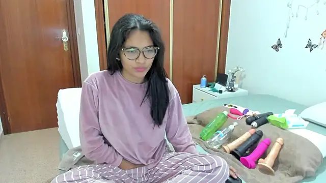 Honney sugar19 online show from December 15, 2025, 12:00 pm