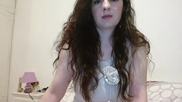 Snapshot of desirmiss1 chatting on May 23, 2026, 7:40 am desirmiss1 online show from May 23, 2026, 7:40 am