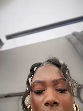 Tayra Siny online show from October 7, 2025, 5:58 pm